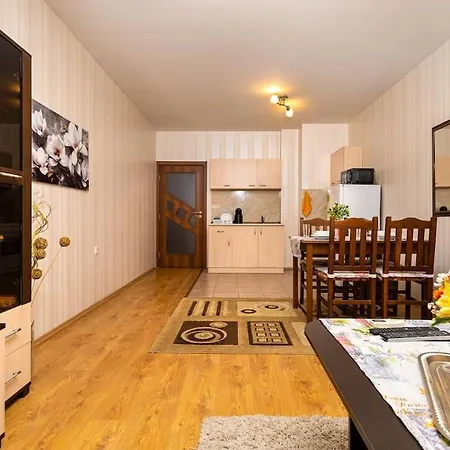 Modern 1br Center Apartment